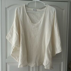 Suzy D Flowy Top Cream